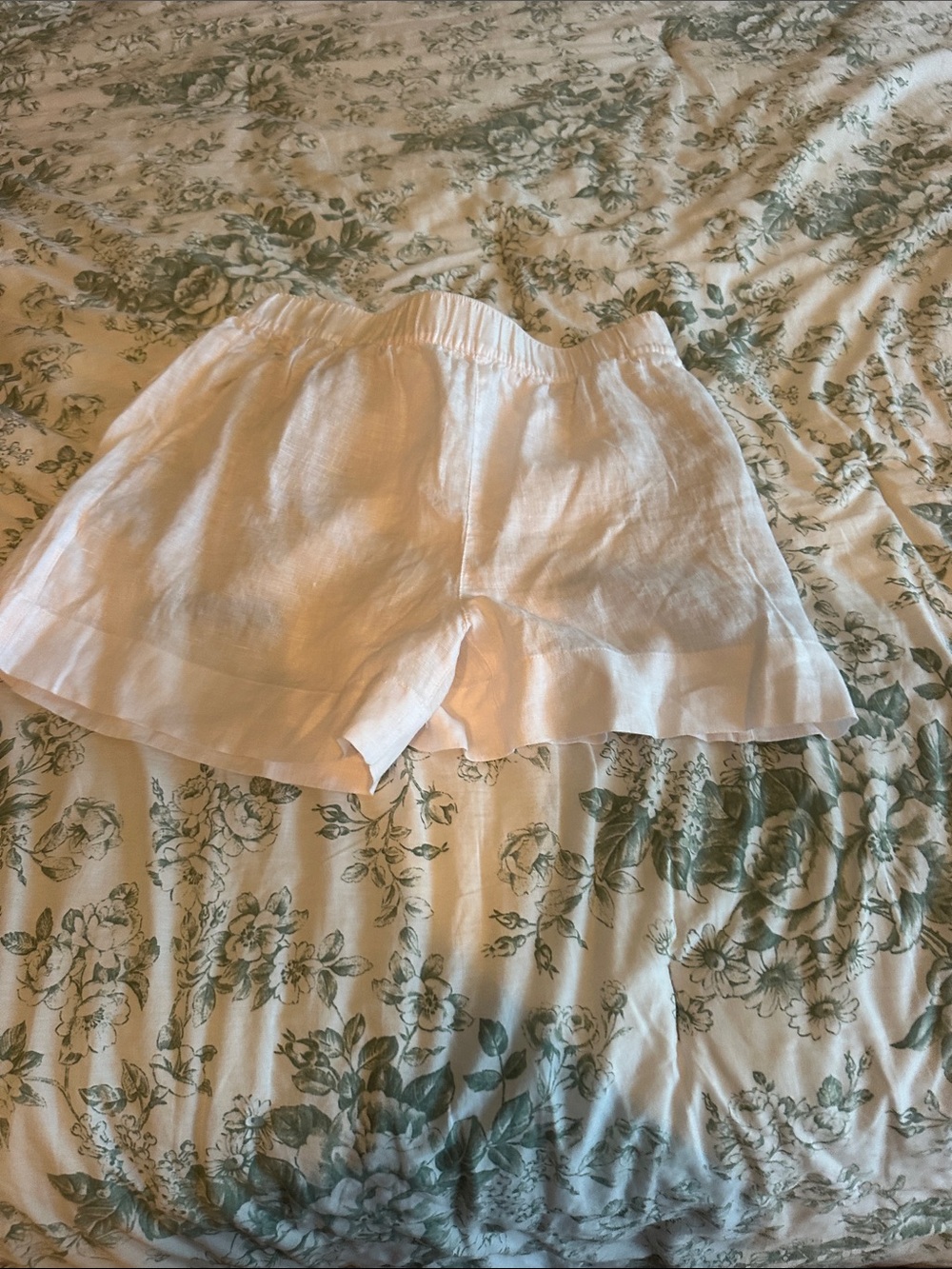 C&C California White Linen Blend Women’s Shorts